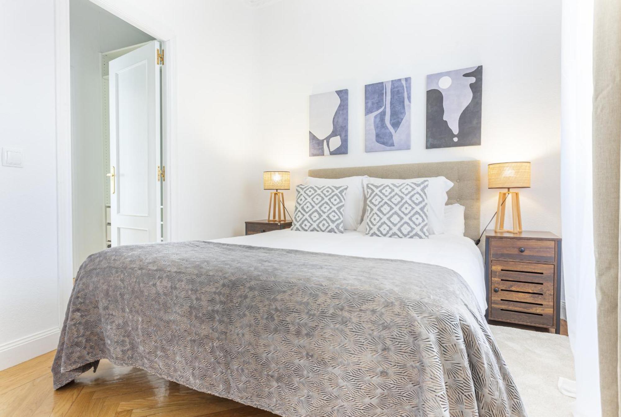 Apartamento Santa Ana Place En マドリード エクステリア 写真
