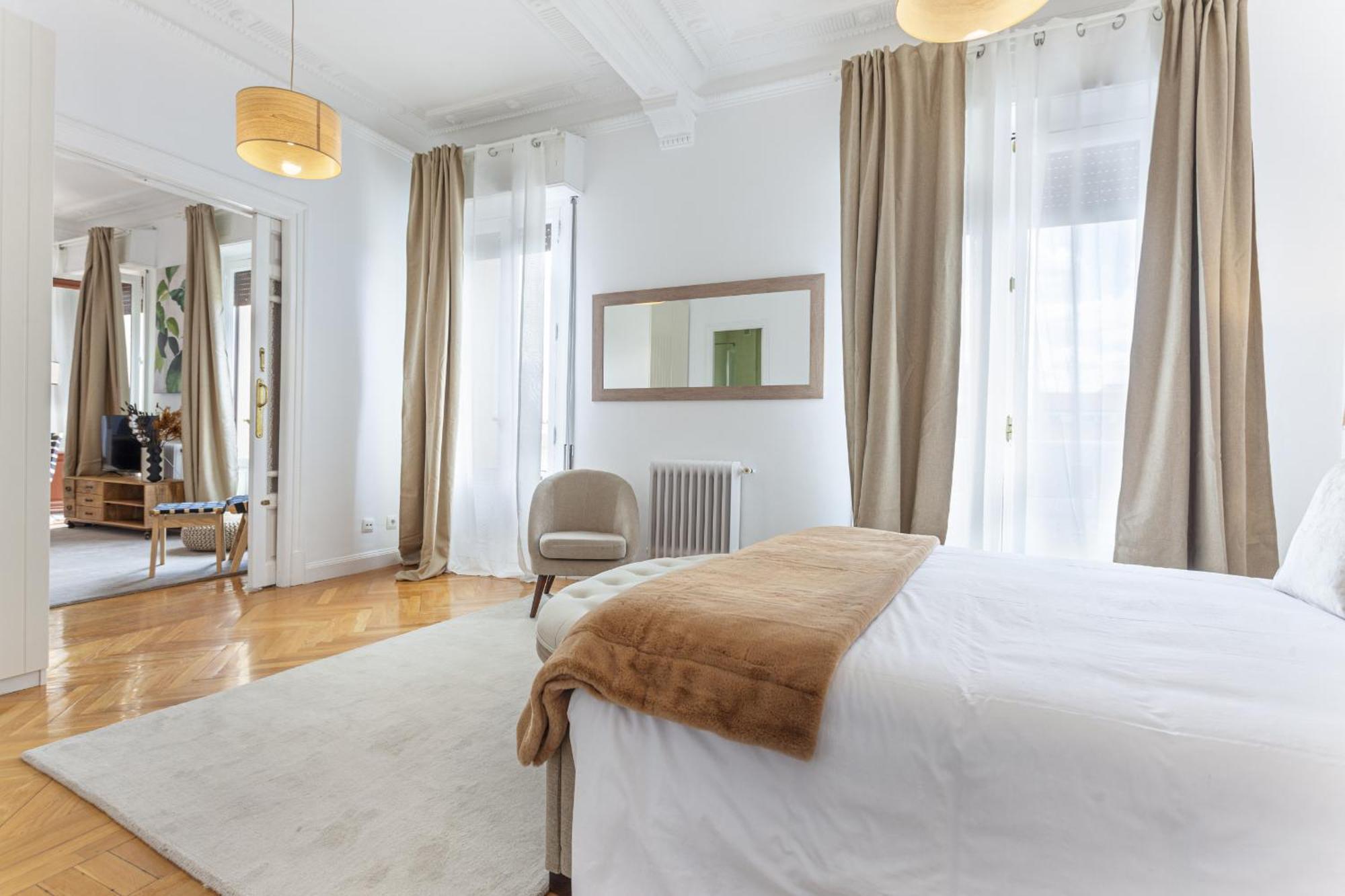 Apartamento Santa Ana Place En マドリード エクステリア 写真