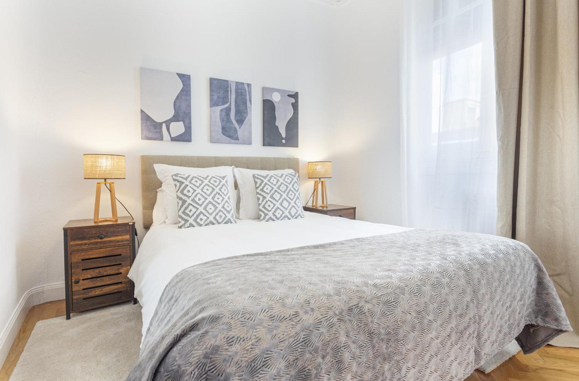 Apartamento Santa Ana Place En マドリード エクステリア 写真